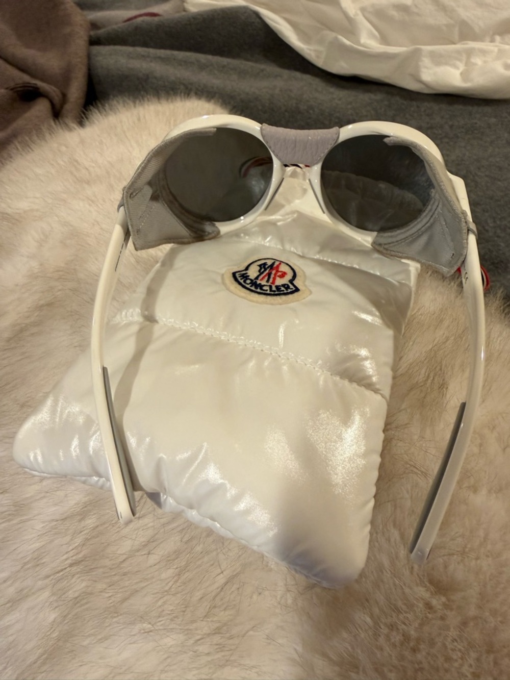 Moncler Ivory Round Ski Goggles with Leather Trim - Picture 4 of 4